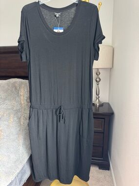 32 Degrees Short Sleeve Knit Black Dress with Pockets - Size Large